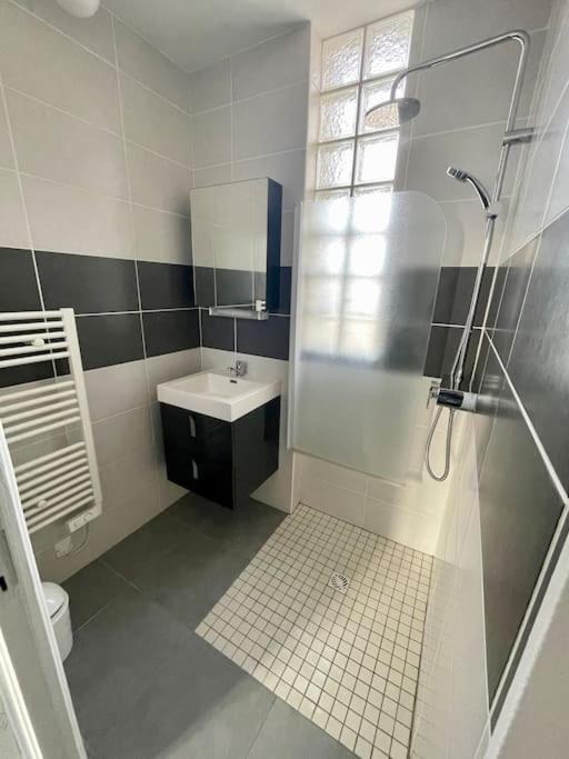Charleville-Mézières Appartement Idealement Situe מראה חיצוני תמונה